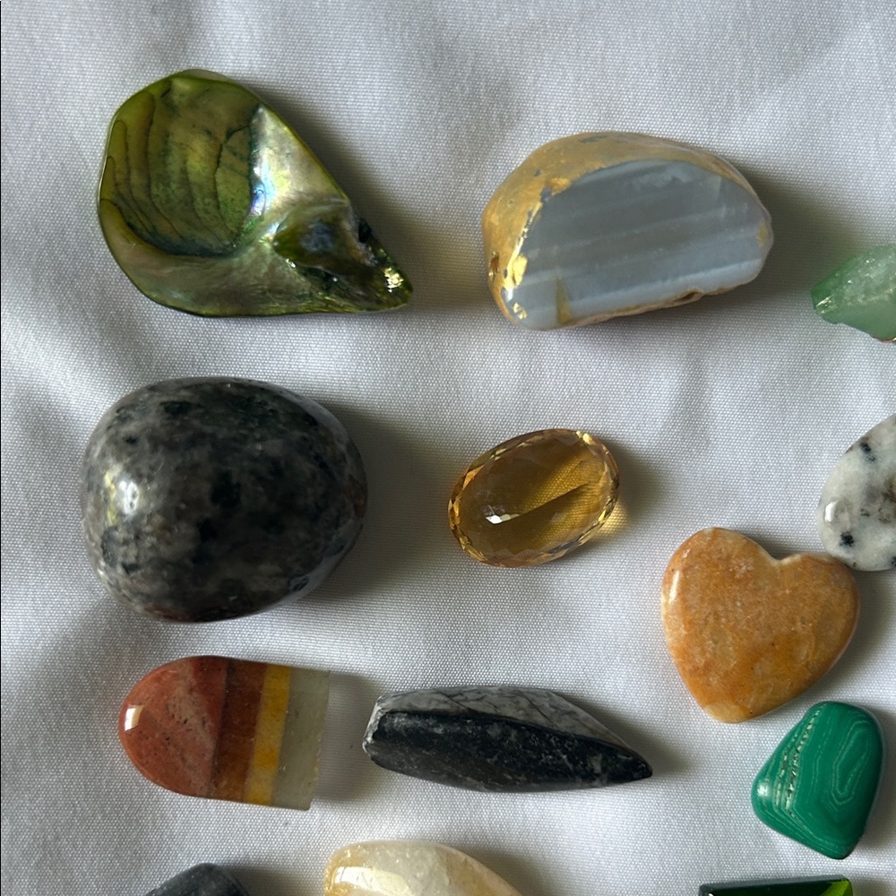 Natural Assorted Stone And Crystals Collection - Picture 5 of 16